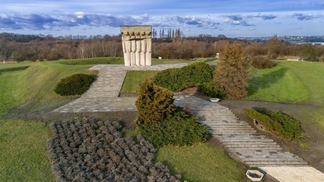 Muzeum KL Plaszow podpisało umowę na budowę budynku „Memoriał”, w którym znajdować się będzie wystawa historyczna