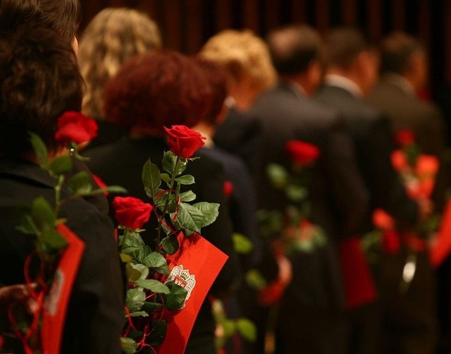 W czwartek 120 pedagogów i pracowników placówek oświatowych otrzymało nagrody prezydenta Radomia.