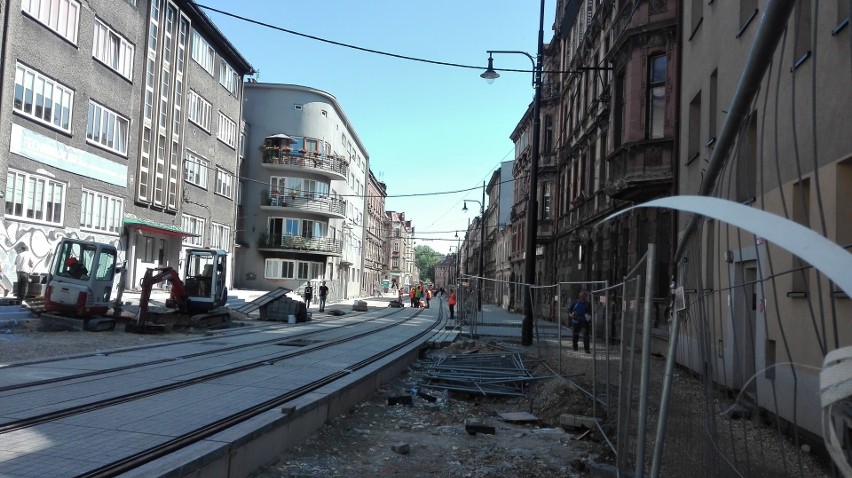 Remont na ulicy Katowickiej w Bytomiu: praca wre ZDJĘCIA