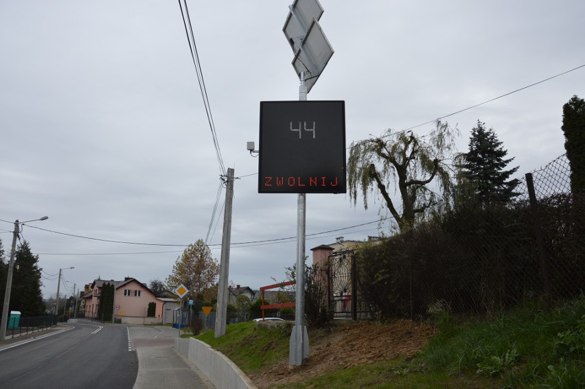 Krzęcin. Zakończono budowę chodnika, zatoki autobusowej i przebudowę jezdni