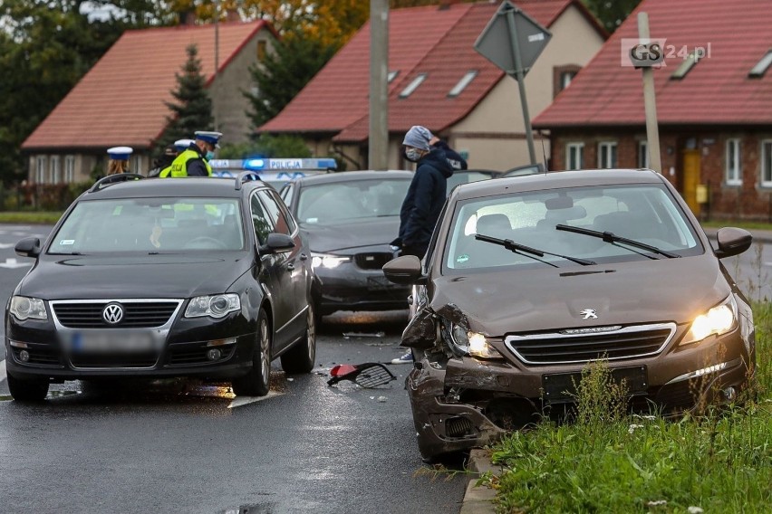 Policja rozbiła BMW, żeby zatrzymać ściganego. Półtora kilograma narkotyków ZDJĘCIA i FILMIK 