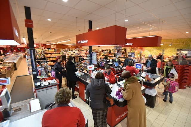 70 procent Polaków deklaruje, że odwiedza sklepy w sobotę lub niedzielę