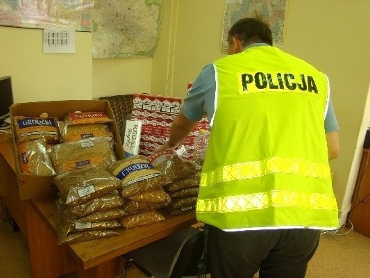 Policjanci znaleźli u handlarza ponad 23 kilogramy tytoniu...