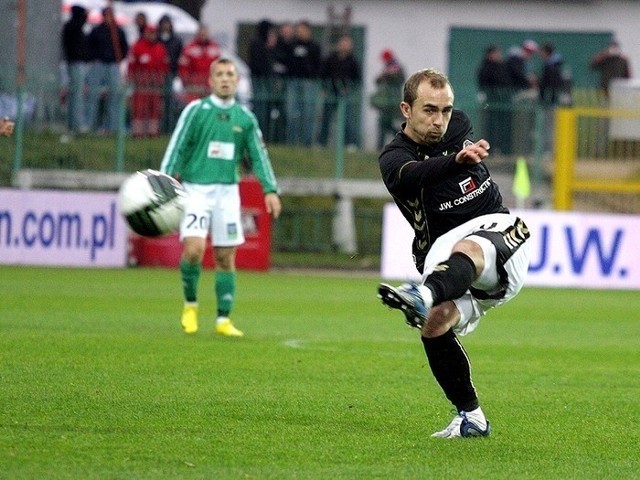Adrian Mierzejewski stanowił o sile środka pola Czarnych Koszul