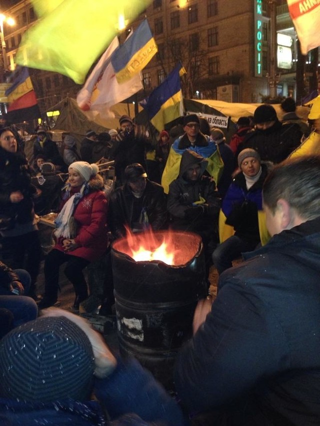 Półtora miliona ludzi zgromadziło sie na Majdanie w Kijowie - taki wpis umieścił na swoim facebookowym profilu Robert Dowhan. To jedno ze zdjęć, jakie zrobił swoim telefonem.