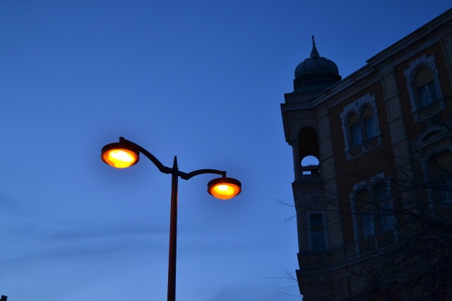 Nowe lampy przyniosą oszczędności.