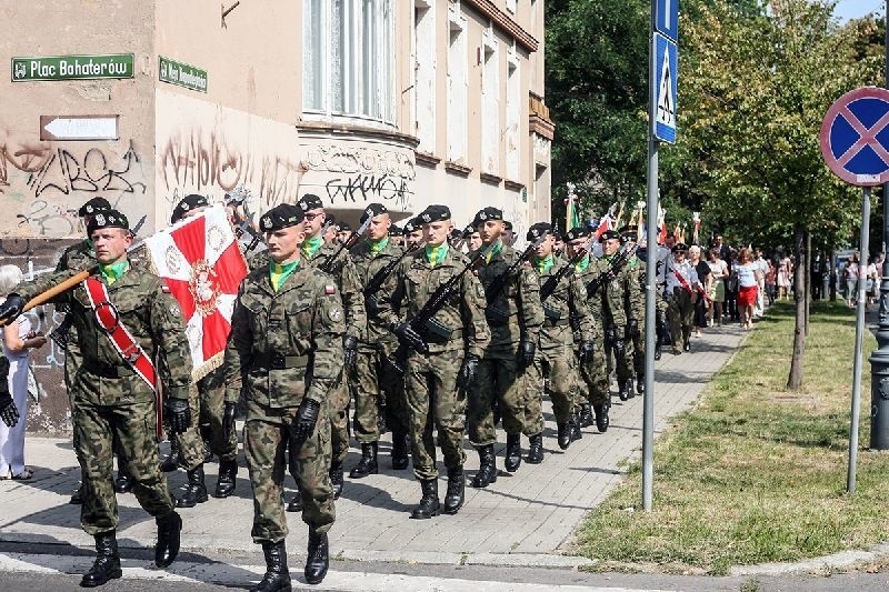 Uroczystości patriotyczne rozpoczęły się mszą świętą w...