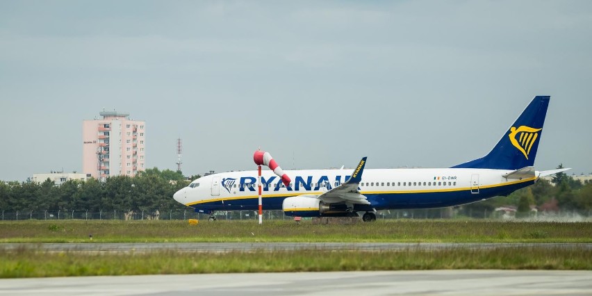 Ryanair oferuje również loty do stolicy Irlandii. Rejsy do...