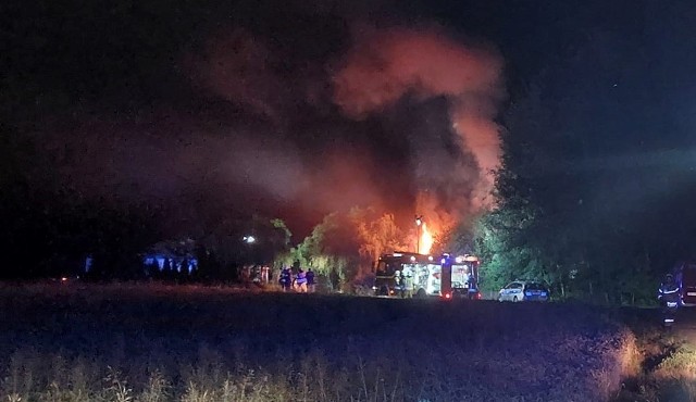 Pożar domu w Wilamowicach. Zobacz kolejne zdjęcia. Przesuwaj zdjęcia w prawo - naciśnij strzałkę lub przycisk NASTĘPNE