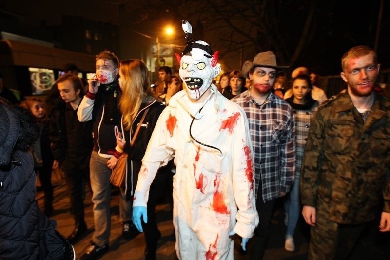 Upiory przeszły ulicami Szczecina w pierwszym Zombie Walk. To był 2014 rok! 