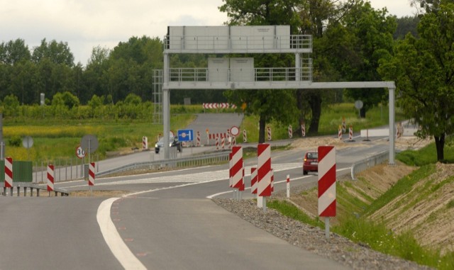 Z pięciu odcinków S17 między Kurowem a Piaskami do użytku oddano dwa. Czy kolejne części inwestycji będą powstawały sprawniej?Fot: Jacek Babicz/Archiwum