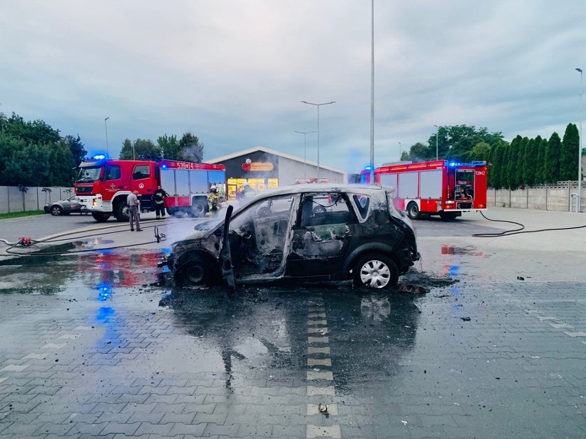 Pożar samochodu w Koziegłowach.