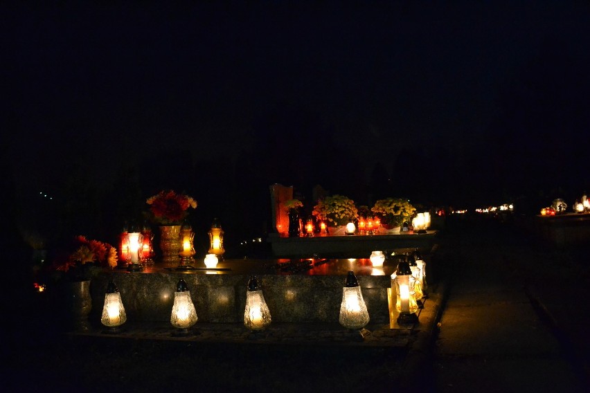 Nocny spacer po cmentarzu w Bielsku-Białej i Kamienicy
