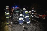 Wypadek na obwodnicy Witnicy. Koziołkujące bmw uderzyło w nissana. Cztery osoby ranne