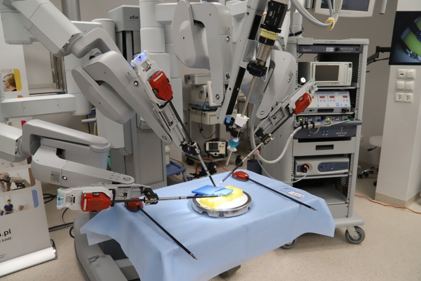 W Łódzkiem operacje z użyciem robota wykonywane są  w...