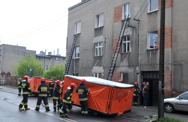 Wczoraj wieczorem 34-letni mężczyzna zabarykadował się z dwuletnim dzieckiem w jednym z mieszkań przy ulicy Stromej w Bydgoszczy. Akcja policyjna trwała ponad 17 godzin.