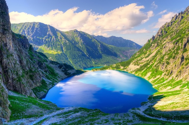 Z najwyższego szczytu w Polsce  rozpościera się piękny widok na Tatry i na Czarny Staw