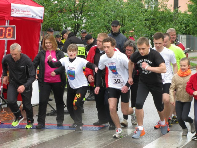 Start do ubiegłorocznego biegi przyjaciół w Grajewie rozgrywanego w ramach Biegu Wilka