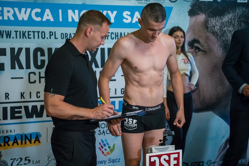 Ceremonia ważenia przed galą DSF Kickboxing Challenge 10