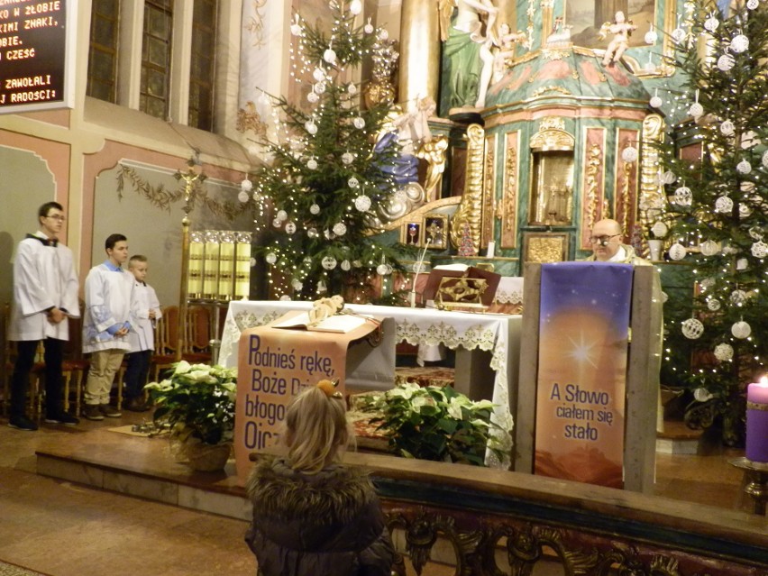 Pasterka o godz. 22.00 w sanktuarium św. Antoniego. Obejrzyj zdjęcia z pasterki dla dzieci w klasztorze
