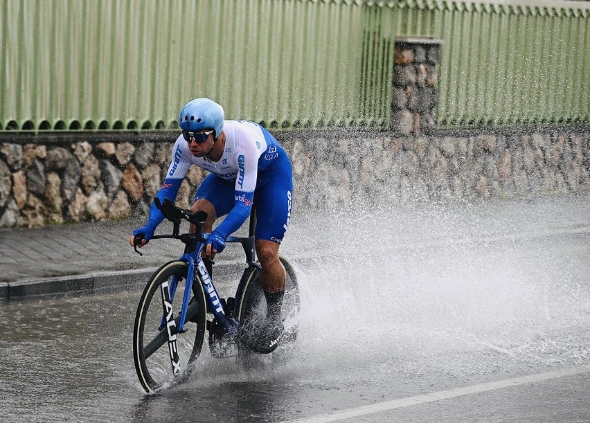 Kolarstwo. Filippo Ganna najlepszy na otwarcie Tirreno-Adriatico. Michał Kwiatkowski najwyżej z Polaków