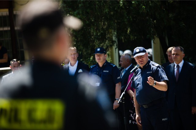 Emerytowany policjant z orzeczeniem o niezdolności do służby nadinsp. Mariusz Dąbek miał zostać szefem policji.