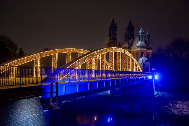 W całym mieście zobaczymy już świąteczne iluminacje. Zobacz, jak wygląda przystrojony Poznań. Przejdź dalej -->