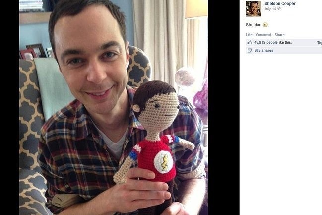 Jim Parsons, czyli serialowy Sheldon (fot. screen z...