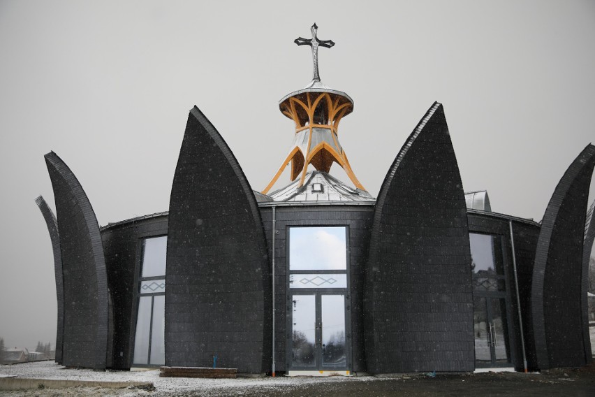 Kościół p.w. św. Apostołów Piotra i Pawła w Bodzanowie