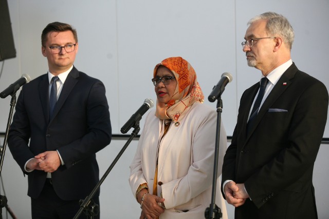 Maimunah Mohd Sharif, podsekretarz generalna ONZ​, z Jerzym Kwiecińskim, ministrem rozwoju i inwestycji, oraz Marcinem Krupą, prezydentem Katowic, mówiła w Katowicach o Światowym Forum Miejskim