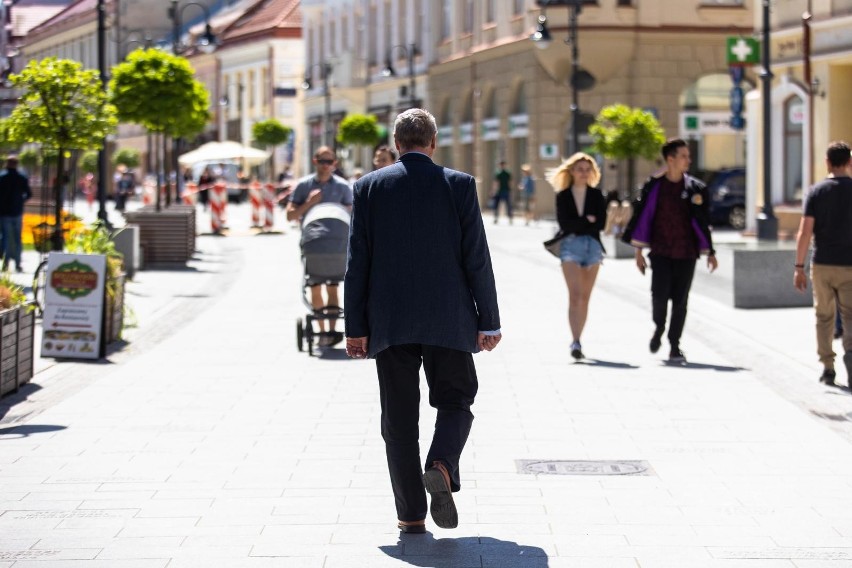 Zniżki dla emerytów 2022 po 60 roku życia. Nie każdy emeryt...