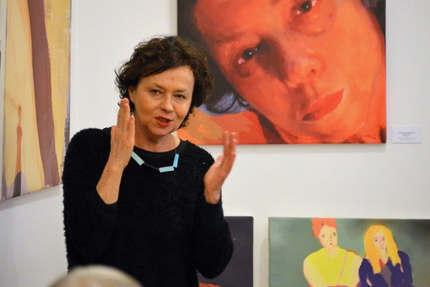Rysunki i obrazy Joanny Szczepkowskiej na wystawie w Kielcach