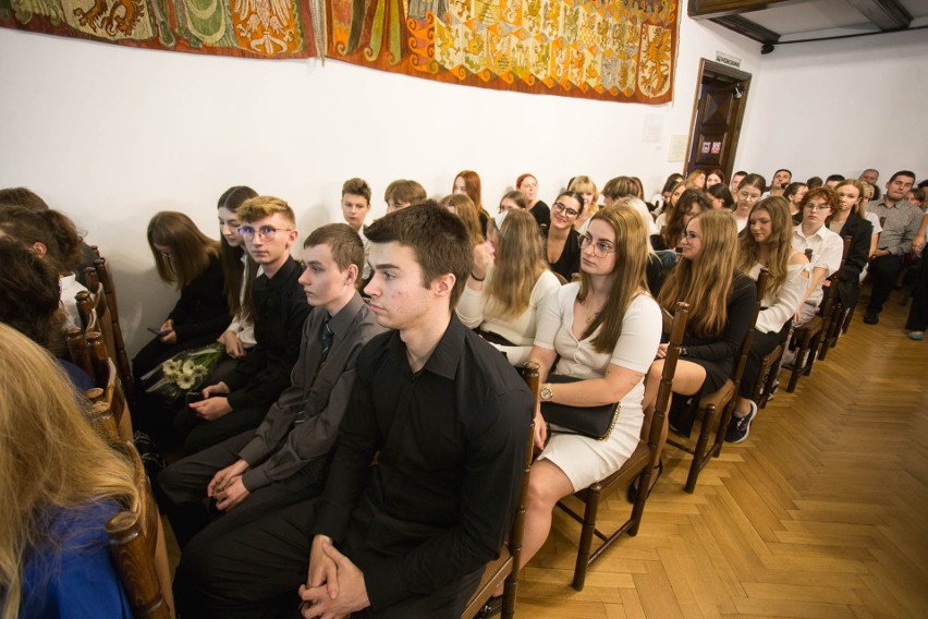 Wyróżnionych zostało 70 uczniów ze Słupska i 22 z powiatu...