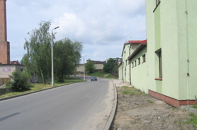 Chodnik jest budowany po prawej stronie ulicy, a powinien po lewej