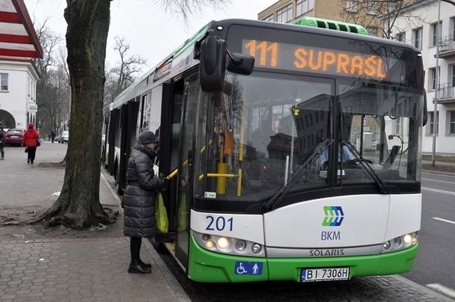 W poniedziałek autobusy będą kursować zgodnie z rozkładem świątecznym