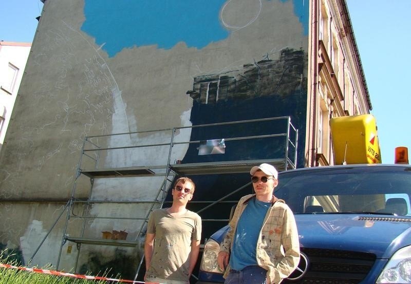 Na gmachu „skarbówki” w Oświęcimiu powstaje mural LFO
