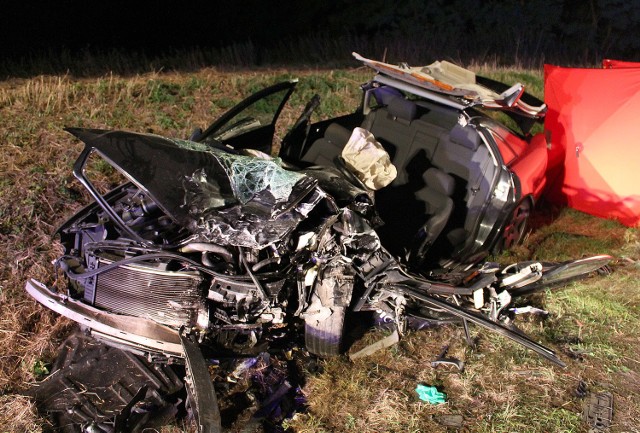 Tak wyglądało audi po zderzeniu ze skodą.