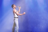 "Bohemian Rhapsody" [RECENZJA]. Muzycznie imponujące widowisko, ale Freddie Mercury zasłużył na fabularnie lepszy film