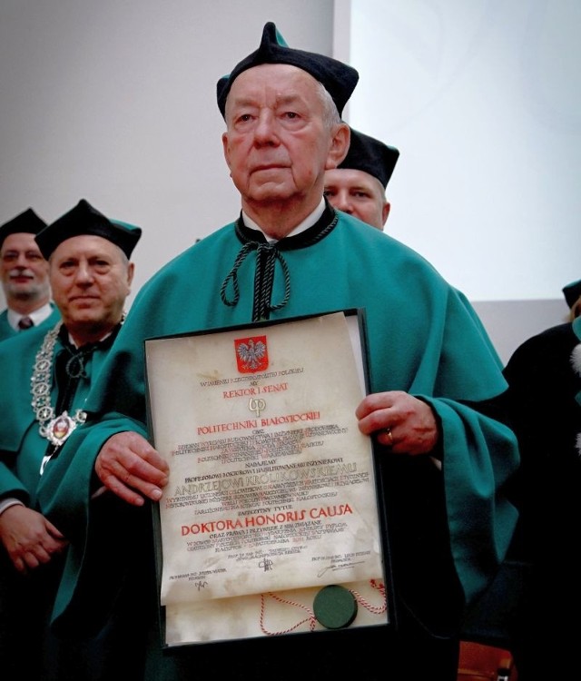 odebrał w czwartek tytuł Doktora Honoris Causa Politechniki Białostockiej