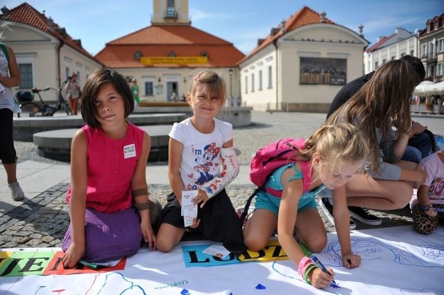 Fundacja Budujemy Ludzi obchodziła urodziny na Rynku Kościuszki