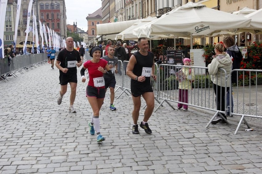 Maraton Wrocław - ZDJĘCIA - zawodnicy z numerami 1401 - 1600