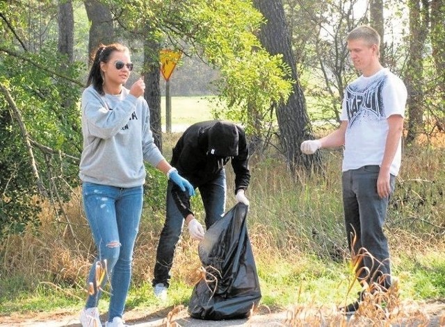 Uczniowie “Drzewnej” włączyli się w akcję “Sprzątania świata”