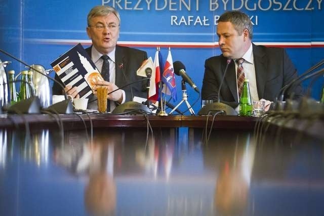Biała księga dotyczy głównie wypowiedzi (od lewej): Romana Jasiakiewicza i Rafała Bruskiego