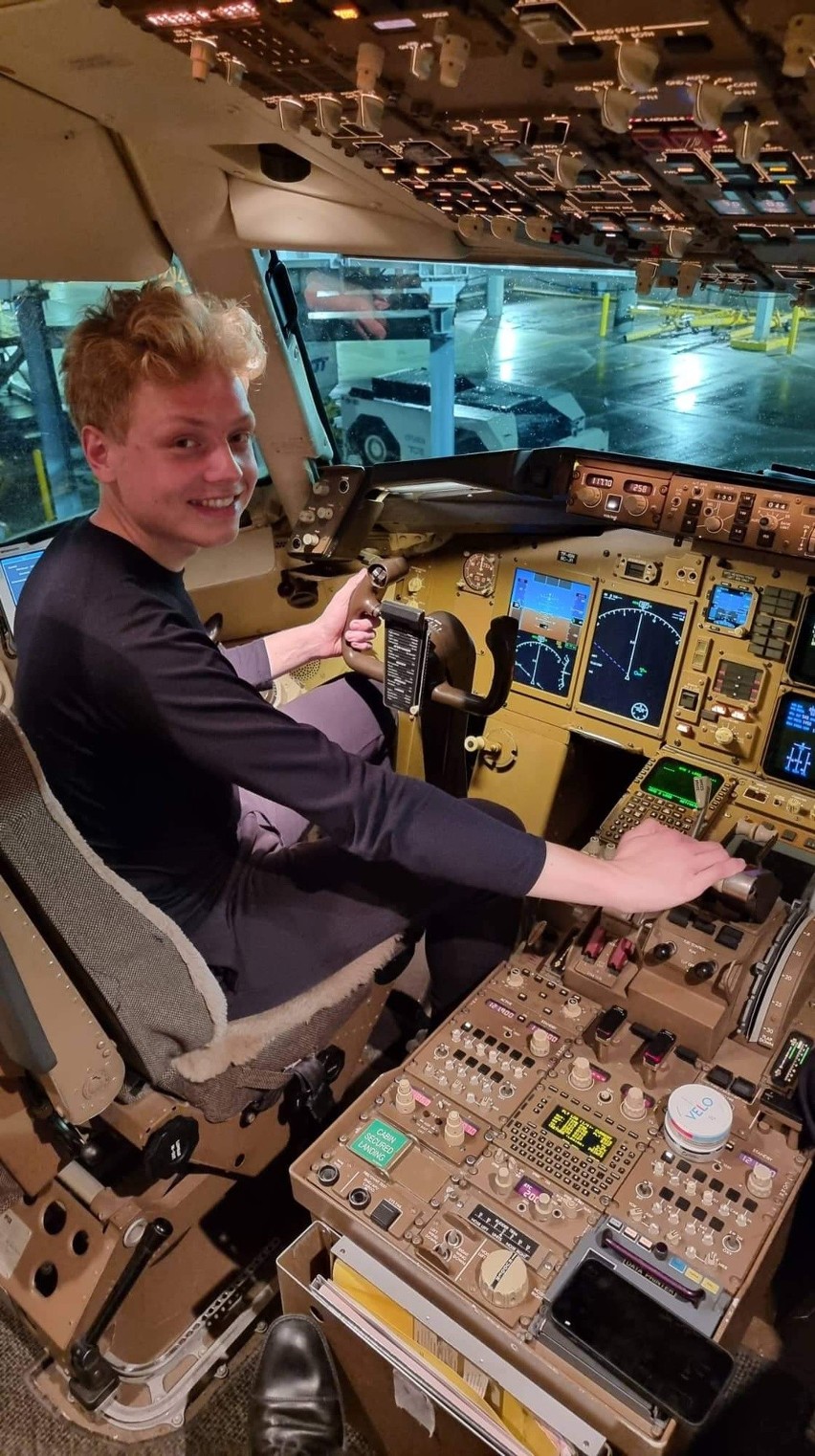 Filip Stasiak z Kluczborka wymarzył sobie, że zostanie pilotem samolotu. Dzięki pracowitości i szczęściu, jest o krok od realizacji celu 