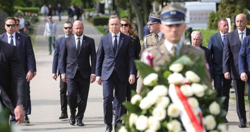 Prezydent Andrzej Duda upamiętnił Ofiary Katastrofy...