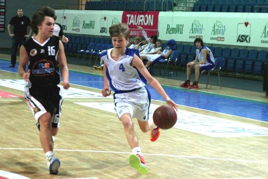 Kadeci młodsi. TKM II Włocławek - Basket Janikowo 72:42