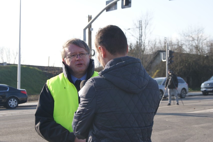 Parę minut po dwunastej nastąpiło symboliczne przeciecie...