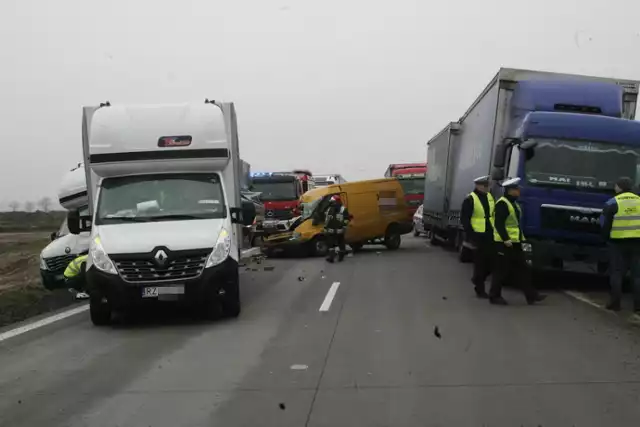 Wypadek na A4, 10.03.2016. Autostrada zablokowana