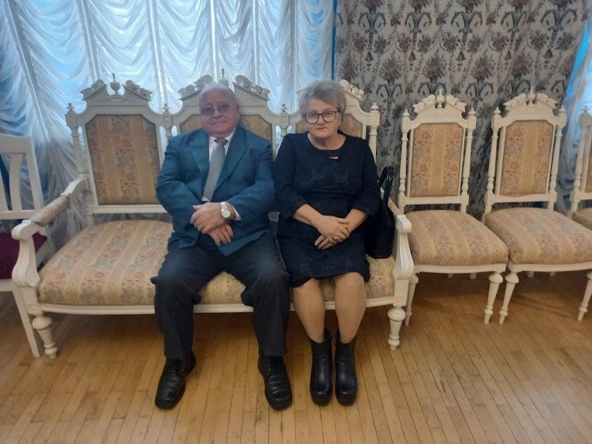 Dwie pary z gminy Bodzechów obchodziły złote gody. Otrzymały medale dla długoletnie pożycie małżeńskie. Zobacz zdjęcia