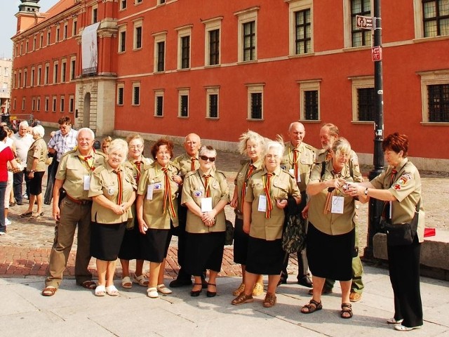 Zamiast 15-minutowego spotkania wizyta lęborskich harcerzy seniorów zamieniła się dwugodzinne zwiedzanie Pałacu Prezydenckiego. 